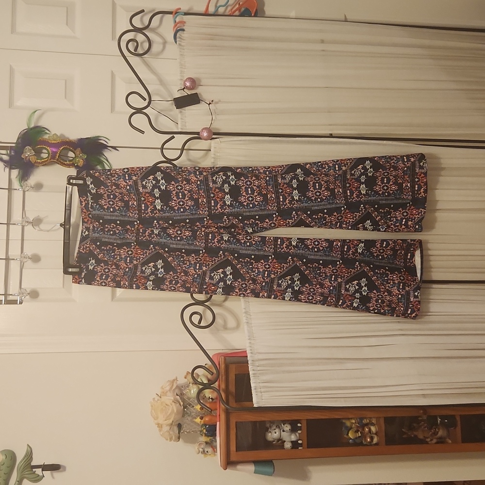 Divided Silky wide legged pants